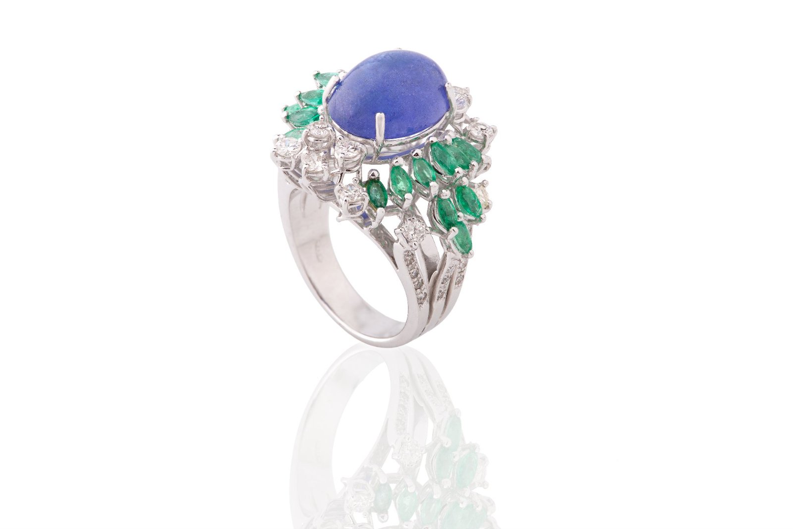 18K White Gold Ring with Tanzanite, Emeralds, and Natural Diamonds