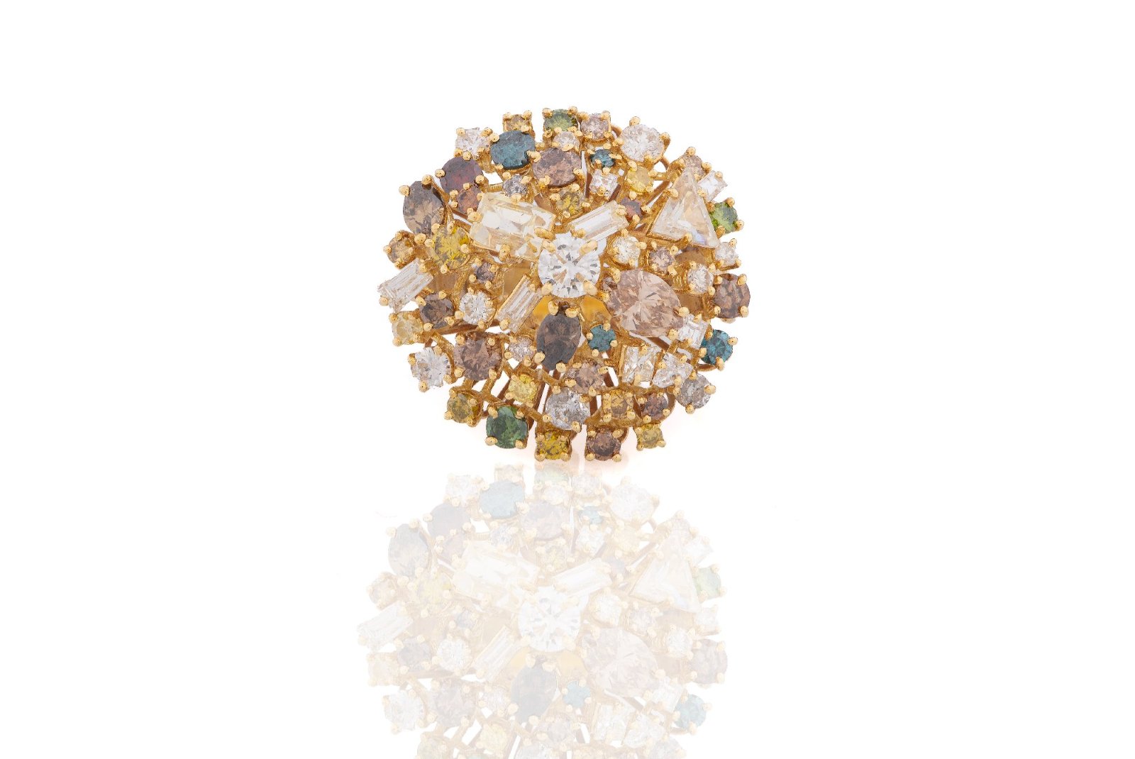 18K Yellow Gold Ring with Fancy Cut and Fancy Color Natural Diamonds